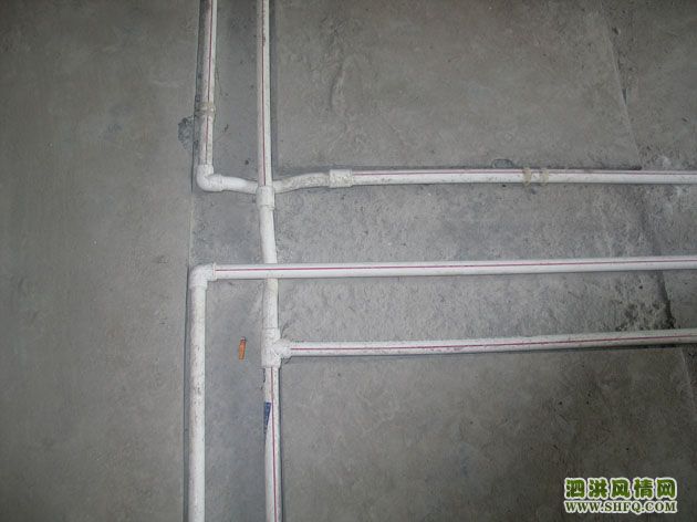 工程监理-水管到底走顶面好还是地面好啊?对比