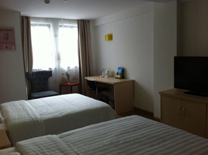 7天连锁酒店招聘!前台接待 客房服务员