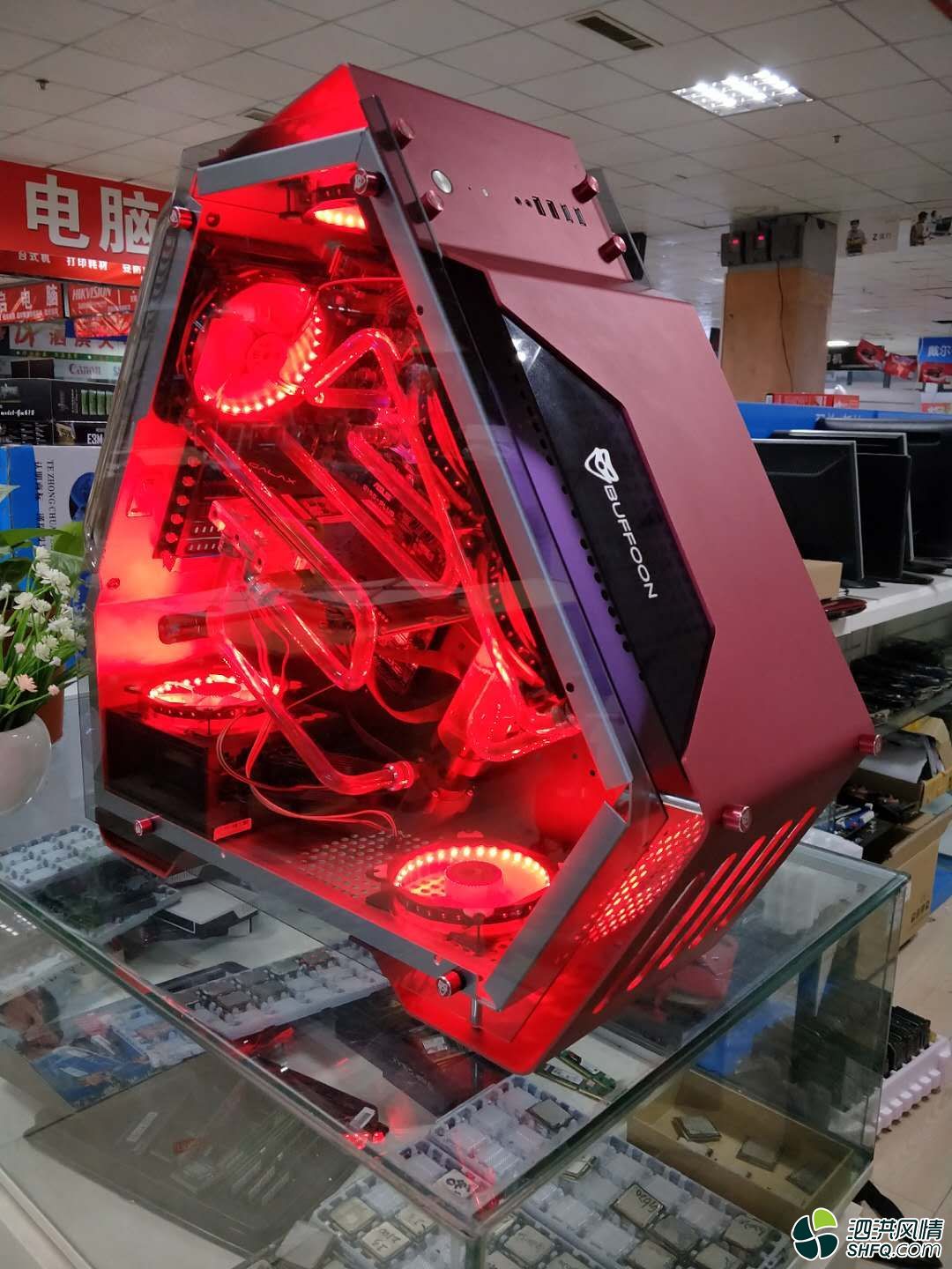 出两台水冷高配吃鸡主机