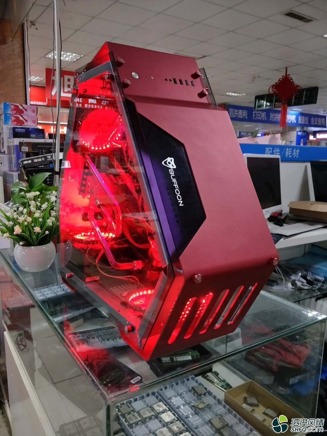 出两台水冷高配吃鸡主机