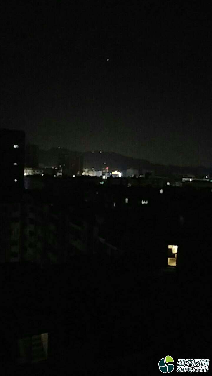 一个漂泊的男人只能夜里哭