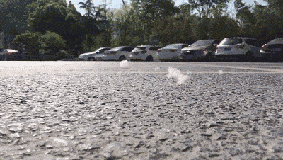 165520ylfyneg0akt52228.gif