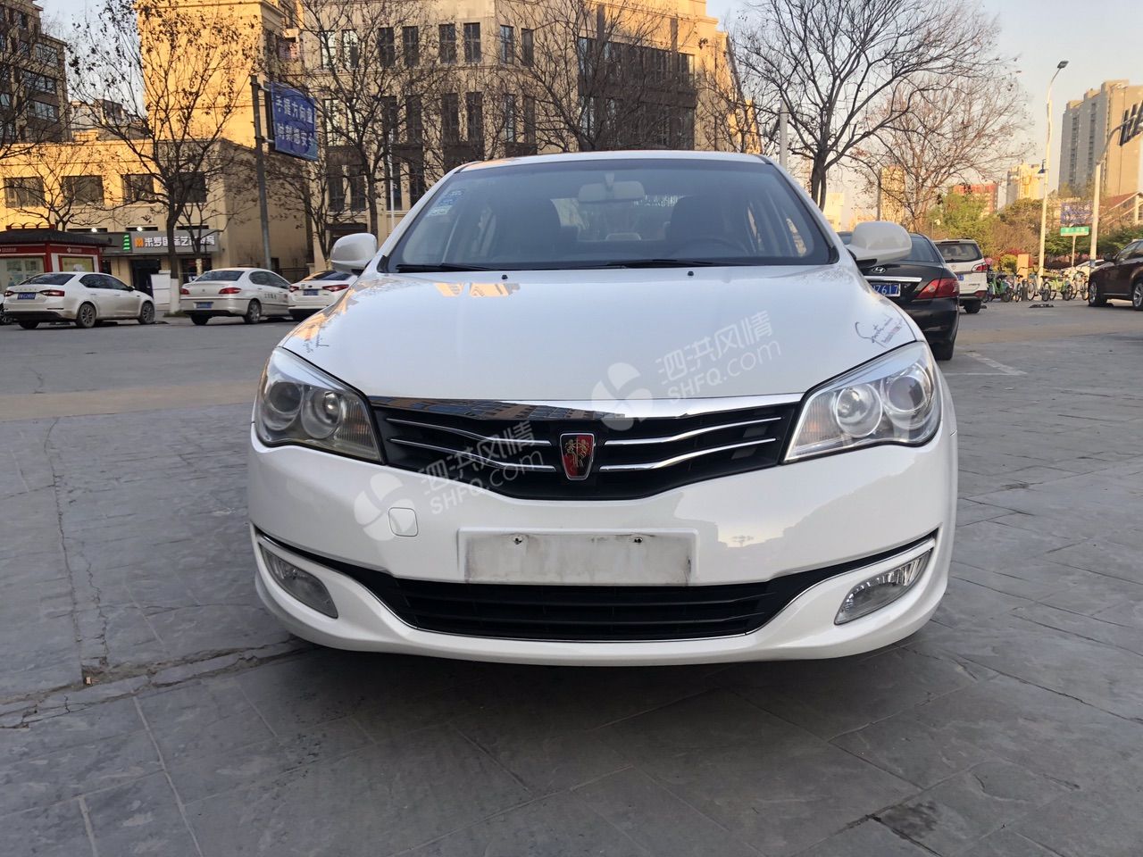 现车在售:11年 荣威350 白色 可分期 低首付 15051303335